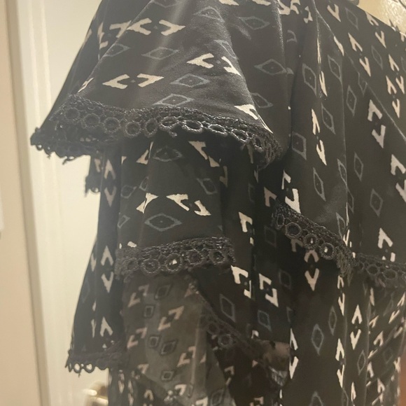 Black summer dress with red, white and yellow motifs. - Picture 4 of 7